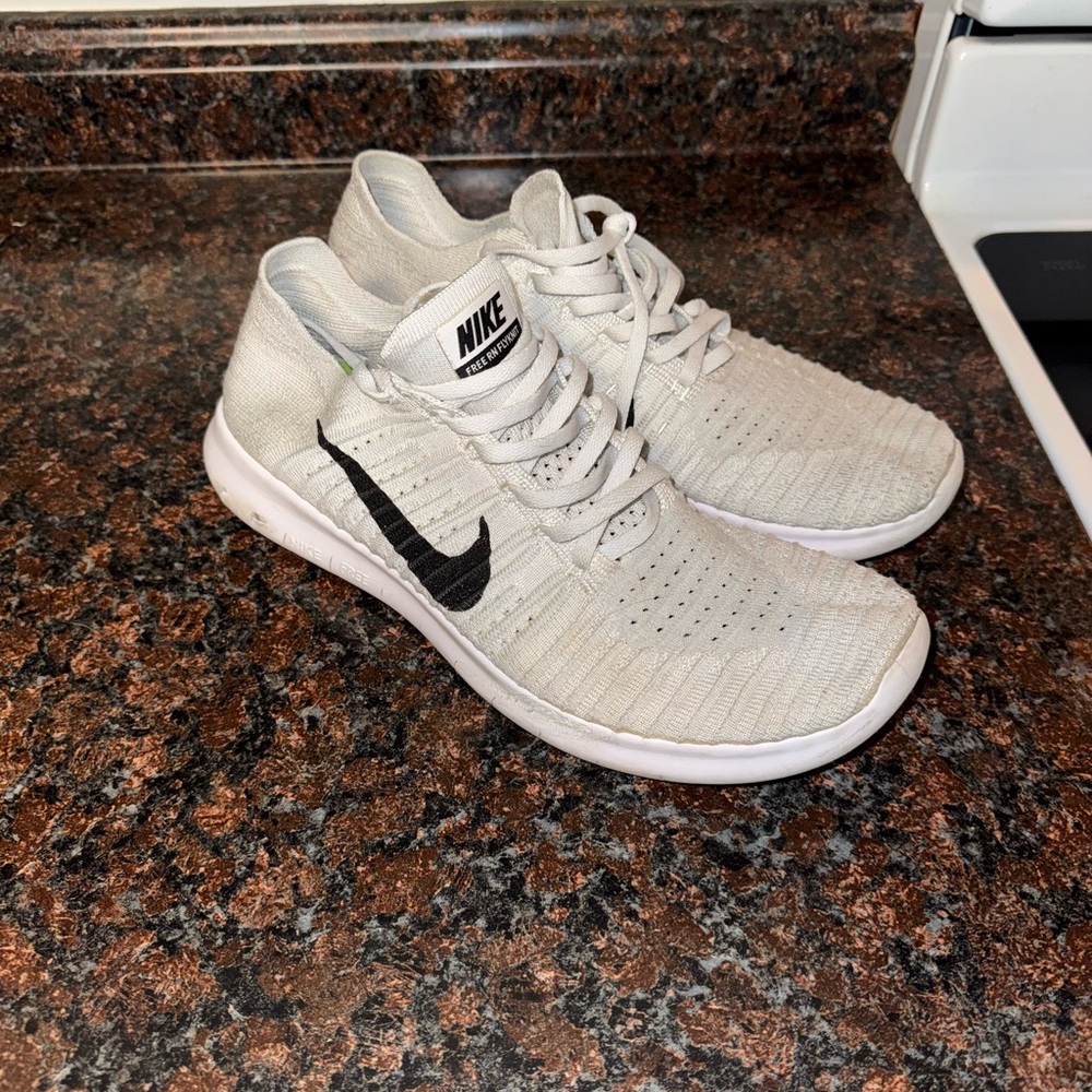 Nike Men's White Running Shoes